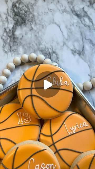 Breanna Deeds on Instagram: "Basketball cookies 🏀  #customcookies #decoratedcookies #cookiesofinstagram #cookieart #edibleart #cookiedecoratingvideos #oddlysatisfying #satisfyingvideos #basketballcookies" Basketball Party Desserts, Basketball Macarons, Basketball Birthday Cookies, Basketball Cookies Royal Icing, Basketball Cookies Decorated, Basketball Cookie Cake, Basketball Sugar Cookies, Basketball Party Food, Basketball Treats