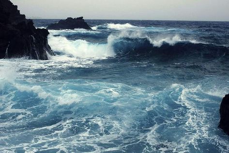 Blue Layout, Mavericks Surfing, Water Aesthetic, Ocean Wave, Summer Dream, Laptop Wallpaper, In The Ocean, Nature Aesthetic, Pretty Places