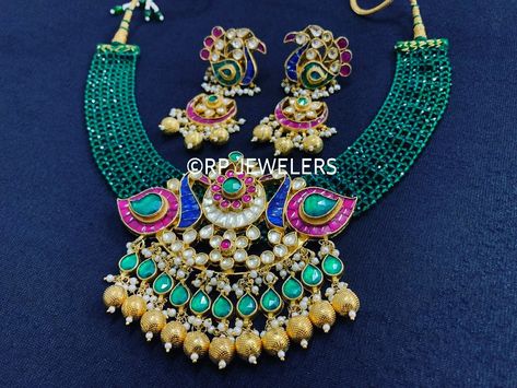 https://www.facebook.com/rp.jewelers/ Jaipur Jewelry, Sabyasachi Jewelry, Sabyasachi Jewellery, Picture Necklace, Indian Necklace, Black Beaded Jewelry, Layered Necklace Set, Kundan Necklace, Green Beads