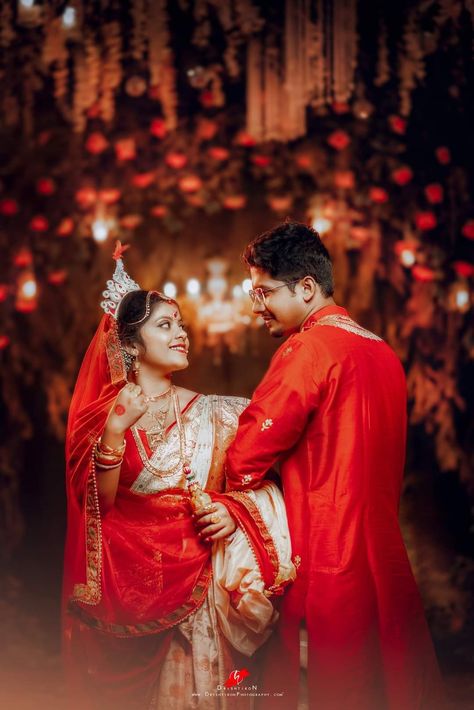 Bengali Wedding Photography Couple, Bengoli Photoshoot Couple, Bengali Wedding Bride Single Pose, Bengali Reception Couple Poses, Bengali Wedding Photography Poses, Bengali Wedding Poses, Bengali Marriage Photography, Bengali Wedding Photoshoot, Bengali Reception Couple Shoot