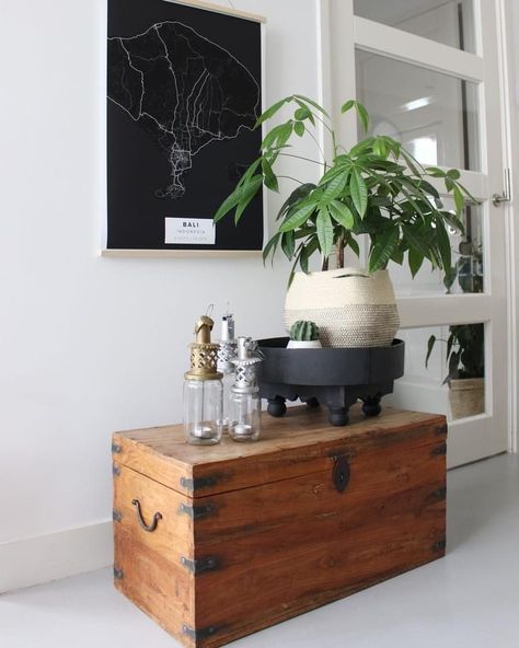 Neutral Dining Room, Wooden Trunk, Wood Table Diy, Earthy Home, Living Room Design Inspiration, Wooden Chest, Furniture Set, Stylish Furniture, Primitive Decorating