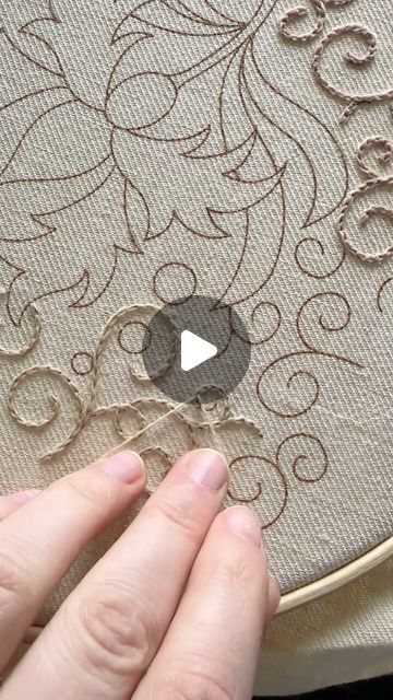 Jacobean Embroidery Stitches, Jacobean Crewel Embroidery, Crewel Embroidery Patterns Free, Wool Embroidery Patterns, Line Stitch Embroidery, Chain Stitch Embroidery Design Pattern, Jacobean Crewelwork, Embroidery Types, Candlewicking Patterns