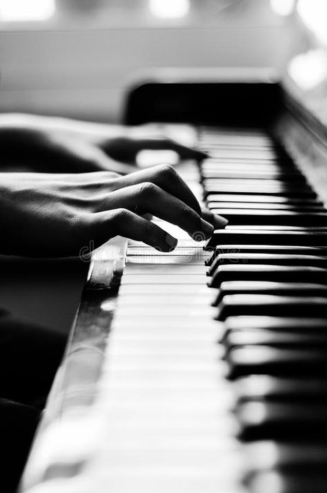 Piano Photography, Piano Pictures, Piano Photo, Playing The Piano, Piano Art, Happy Students, Piano Player, Piano Teaching, Playing Piano