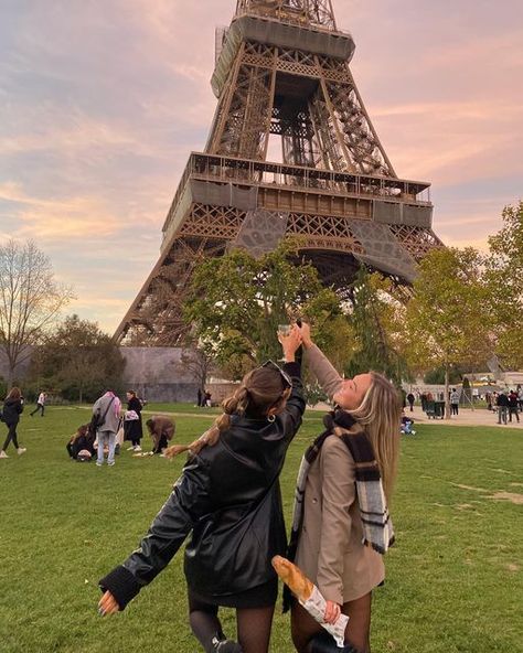 French Trip, Hotel Des Invalides, Foto Best Friend, Paris Dream, Paris Vibes, Paris Girl, Paris Trip, Photo Summer, Senior Trip