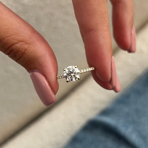 One Carrot Diamond Ring Round, 1.0 Carat Engagement Ring, Circle Engagement Rings Gold, 1 Carat Engagement Ring Round, One Carat Engagement Ring, Round Pave Engagement Ring, Circle Engagement Rings, Halo Pave Engagement Ring, 1 Ct Engagement Ring