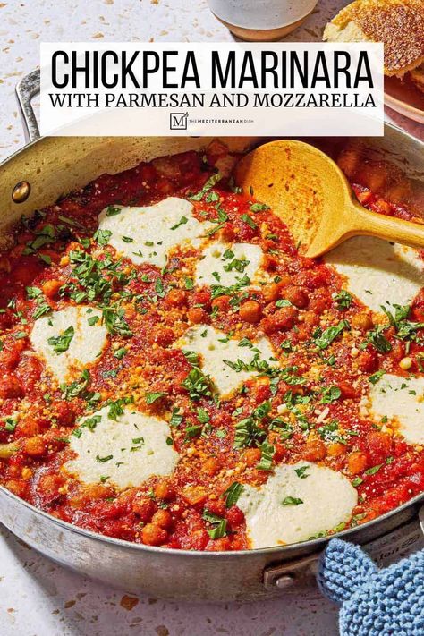 Chickpea Marinara (Chickpeas in Tomato Sauce with Melty Mozzarella Cheese) Easy Mediterranean Diet Recipes Dinners, Marinara Recipes, Mediterranean Vegetarian Recipes, Easy Dinner To Make, Orthodox Fasting, Chickpeas Recipes, Chickpea Recipes Easy, Chickpea Recipe, Mediterranean Recipes Healthy