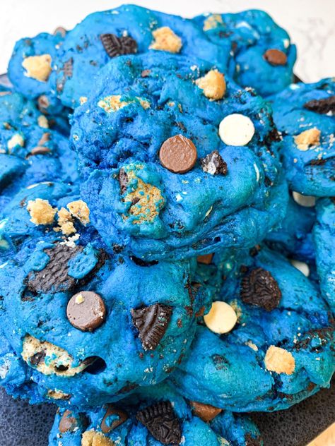 Cookie Monster Cookies, Monster Cookies Recipe, Cookie Monster Cake, Blue Cookies, Cake Mix Cookie Recipes, Monster Cake, Vanilla Cake Mixes, Universal Language, Easy Baking Recipes Desserts