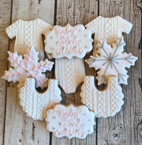 Baby It’s Cold Outside Gender Reveal, January Baby Shower, Winter Baby Shower Decorations, Winter Baby Shower Themes, Snowflake Baby Shower, Crazy Cookies, Boy Baby Shower Ideas, Outside Baby Showers, Winter Wonderland Baby Shower