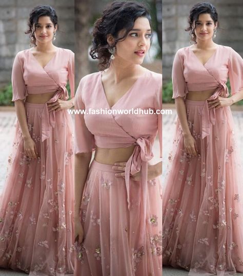 Skirt With Crop Top, Ritika Singh, Bridal Suits, Lengha Bridal, Perhiasan India, Indian Outfits Lehenga, Embroidery Skirt, Lehnga Dress, Lehnga Designs