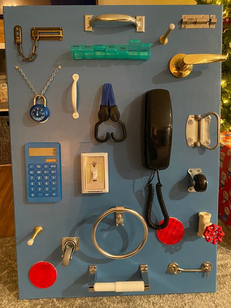 Lock And Key Busy Board, Toddler Busy Board Diy, Homemade Busy Board, Diy Busy Board Toddler, Diy Toddler Busy Board, Busy Boards For Toddlers Diy, Baby Busy Board Diy, Sensory Tent, Fidget Board