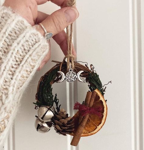 Witches Christmas Decor, Happy Yule Art, Yule House Decor, Witchy Christmas Wreaths, Pagan Winter Decor, Pagan Ornaments Diy, 1 Hour Christmas Crafts, Yule Window Decorations, Witchy Christmas Ornaments Diy