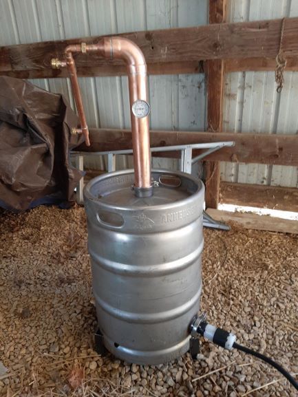 How To Build A Moonshine Still, Moonshine Drink Recipes, Homemade Still, Moonshine Still Plans, Alcohol Still, Moonshine Whiskey, Home Distilling, Homemade Wine Recipes, Distilling Alcohol