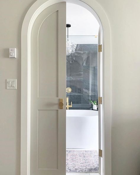 McGee & Co. on Instagram: “We always say yes to an arched doorway! Design by @paisleydesigninteriors 💕” Arched French Doors Interior, Bathroom Door Ideas, Arched Interior Doors, Arched French Doors, Arched Doorway, French Bathroom, Arch Interior, Arched Doors, Bathroom Doors