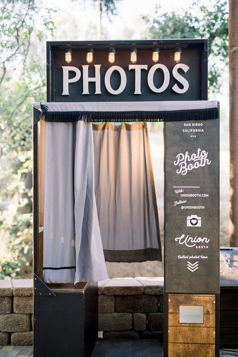 vintage Kenwood wedding photo booth #wedding #weddings #weddingideas #hmp #weddingbackdrops Unusual Wedding Photos, Decor Photobooth, Diy Wedding Photo Booth, Vintage Photo Booths, Booth Wedding, Unusual Weddings, Diy Photo Booth, Photo Booth Rental, Wedding Activities