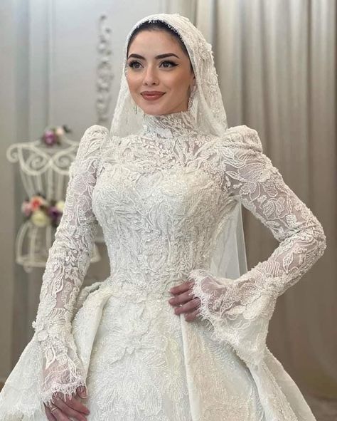 Bridal Hijab Styles, Muslimah Wedding Dress, Wedding Dress Sketches, Wedding Dress Types, Bride Dress Simple, Sparkle Wedding Dress, Classy Wedding Dress, Stylish Wedding Dresses, Pretty Wedding Dresses