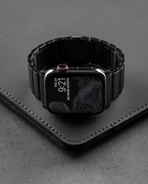 Apple Watch Men, Iphone Accessories Gadgets, Patek Watches, Breitling Watches Mens, All Apple Products, Apple Watch Fashion, Stylish Watches Men, Stylish School Bags, Apple Technology