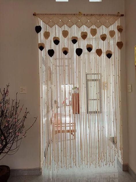 Macrame Curtain Pattern, Macrame Curtain Diy, Door Curtains Diy, Macrame Door Curtain, Curtain Tutorial, Macrame Home Decor, Macrame Wall Hanging Patterns, Macrame Curtain, Large Macrame