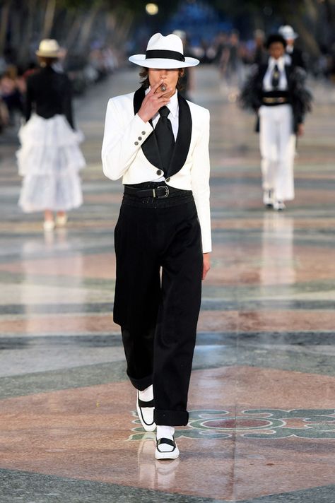 Chanel Cruise 2017 Collection – Footwear News Chanel Aesthetic Outfit, Chanel Men, Met Gala Outfits, High Fashion Men, Gala Outfit, Chanel Suit, Chanel Resort, Chanel Outfit, Chanel Cruise