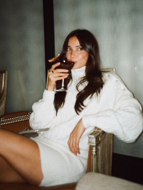 Kelsey Merritt, Super Rich Kids, October 15, Instagram Pose, Foto Ideas Instagram, Instagram Photo Inspiration, Old Money Aesthetic, How To Pose, Instagram Inspo