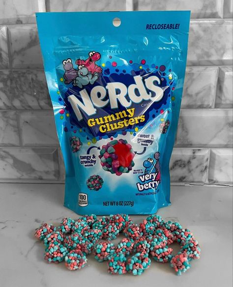 Nerds Gummy Clusters, Gummy Clusters, Sleepover Snacks, Sleepover Food, Junk Food Snacks, Cute Snacks, Yummy Comfort Food, Sweet Snacks Recipes, Best Candy