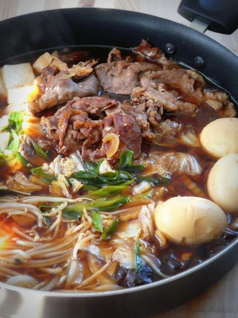 Asian Hot Pot Recipe, Beef Sukiyaki Recipe, Beef Sukiyaki, Sukiyaki Recipe, Japanese Hot Pot, Hot Pot Recipe, Japanese Beef, Easy Japanese Recipes, Asian Foods