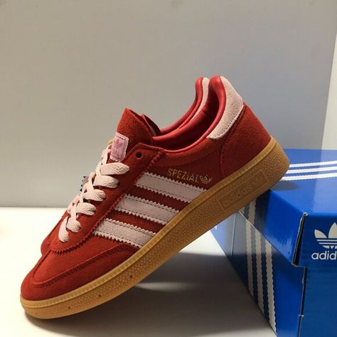 NWT Adidas Handball Spezial Retro Women's Red Pink Sneaker Men's Gum Sport Shoes Adidas Handball Spezial, Adidas Handball, Pink Sneakers, Retro Women, Unisex Shoes, Adidas Shoes, Adidas Men, Lady In Red, Gum