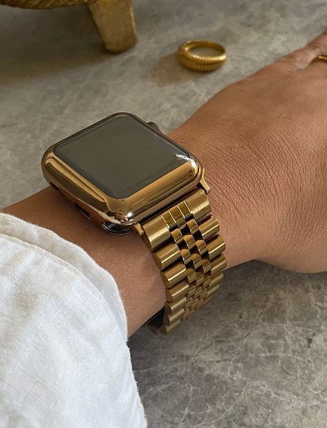 ⭐️Versatile unisex design to suit both woman's and mens Luxury styling. ⭐️ ⭐️The classic choice for luxury lovers who know how to elevate their style.  Made of the highest-quality durable stainless steel and available in a range of stylish tones.  👌🏽The watch bands are easily interchange on you apple watch for the perfect style up and to match your outfits to your occasion and style. ⭐️Apple watch Silicone Metallic body (Flexi Case) cover be added to your order if you select it. ⌚️Details: Com Luxury Rectangular Apple Watch Band With Bracelet Strap, Trendy Gold Watch Accessories For Everyday Use, Gold Bracelet Strap Watch Band For Everyday Use, Turkey Summer, Gold Apple Watch Band, Pretty Watches, Apple Watch 3, Rose Gold Apple Watch, Gold Apple Watch