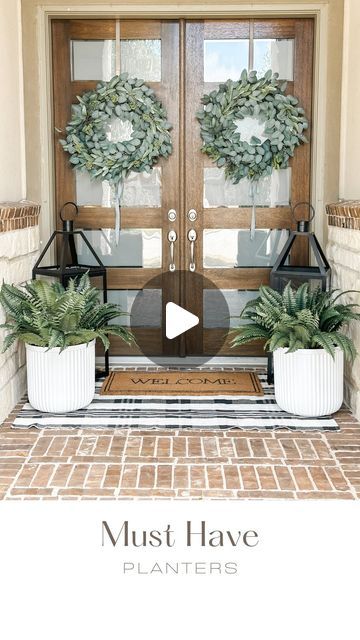 Mariana Agudelo on Instagram: "Comment link and I’ll send them right over. These viral Walmart planters are such a great alternative to the pricey version. They’re definitely a yes for me! And the faux ferns complete the look ✔️" Walmart Planters, Camper Playhouse, Plants Shelf, Fern Planters, Front Door Planters, Bday Gift, Small Front Porches, White Planters, Front Entrances