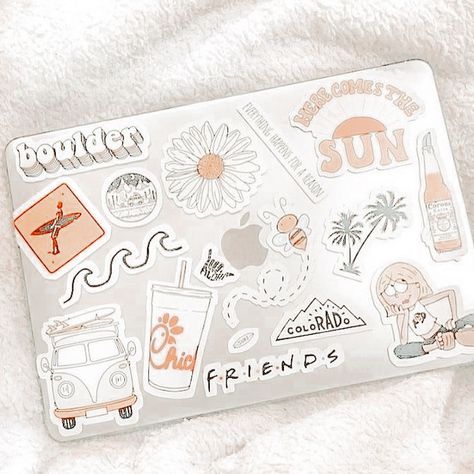 Preppy Laptop Case, Chromebook Stickers Ideas, Computer Stickers Ideas, Computer Stickers Aesthetic, Preppy Computer, Beachy Stickers, Macbook Case Stickers, Aesthetic Butterflies, Imac Laptop