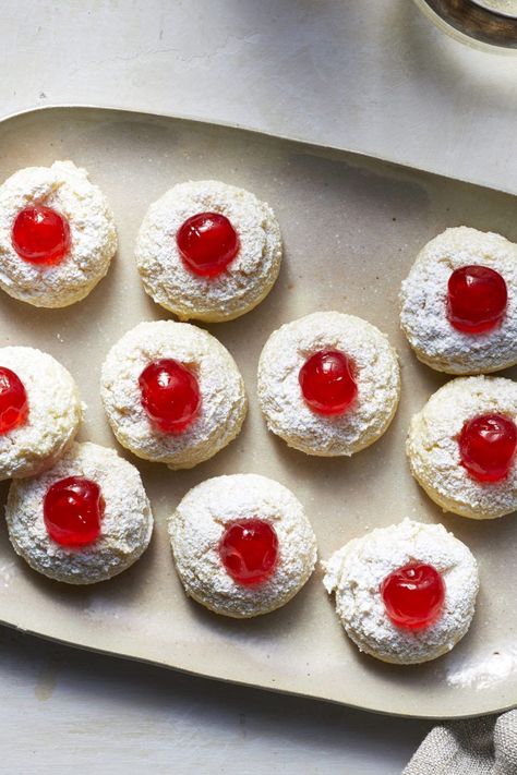 Pan Desserts For A Crowd, Sheet Pan Desserts, Vintage Christmas Recipes, Classic Christmas Cookies, Classic Christmas Recipes, Pan Desserts, Thumbprint Cookies Recipe, Easy Christmas Cookie Recipes, Christmas Cookie Recipes