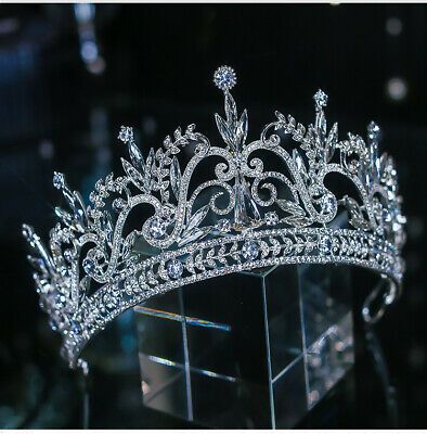 Product Type: Bridal Party Tiara. Gem Type: Czech Crystal. 15cm (5.9") Wide. Size: 7.2cm (2.8") High. We promise our products are with highest quality and unbelievable low price. We can OEM any style which is you like. Queen Wedding, Quinceanera Crown, Party Tiara, Queen Princess, Royal Crowns, Beautiful Tiaras, Crystal Tiara, Headpiece Jewelry, Diamond Crown