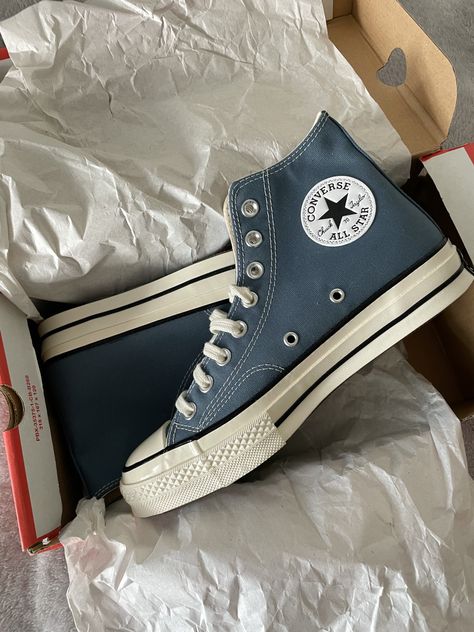 Converse Bleu, Zapatillas All Star, Cute Converse Shoes, Converse Aesthetic, Cute Converse, Dr Shoes, Blue Converse, Shoe Wishlist, Outfits With Converse