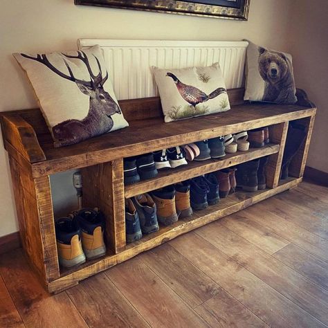 Wood Bench With Shoe Storage, Rustic Furniture Design, Diy Living Room Furniture, Wooden Shoe Racks, Interior Design Per La Casa, Rustic Entryway, Mudroom Design, Wooden Projects, Design Del Prodotto