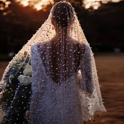 Brides Veil, Short Veils Bridal, Unique Veil, Simple Wedding Veil, Beaded Veils, Pearl Wedding Dress, Pearl Veil, Veil Styles, Pearls Wedding