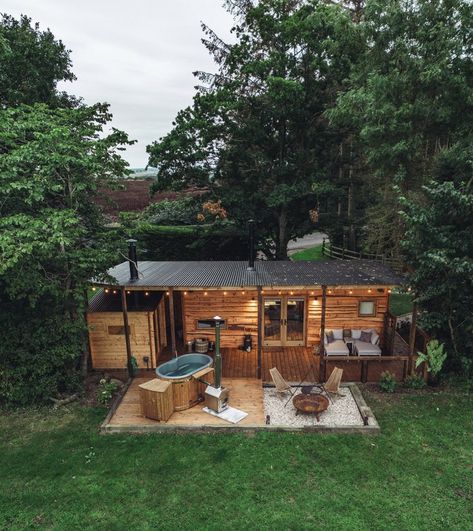 Welcome to Fieldhouse cabin. Set amidst beautiful farmland in the heart of Northumberland, Woodland Chase offers a luxurious adult-only escape from the everyday. 📍 Woodland Chase Cabins 🛏️ Sleeps 2 🏴󠁧󠁢󠁥󠁮󠁧󠁿 Northumberland Link in bio! #glamping #cabin #cosycabin #lodge #northumberland Air Bnb Cabin, Garden Cabin Ideas, Glamping Airbnb, Glamping Interior, Cabin Spa, Airbnb Cabins, Log Cabins Uk, Glamping Uk, Wood Fired Hot Tub