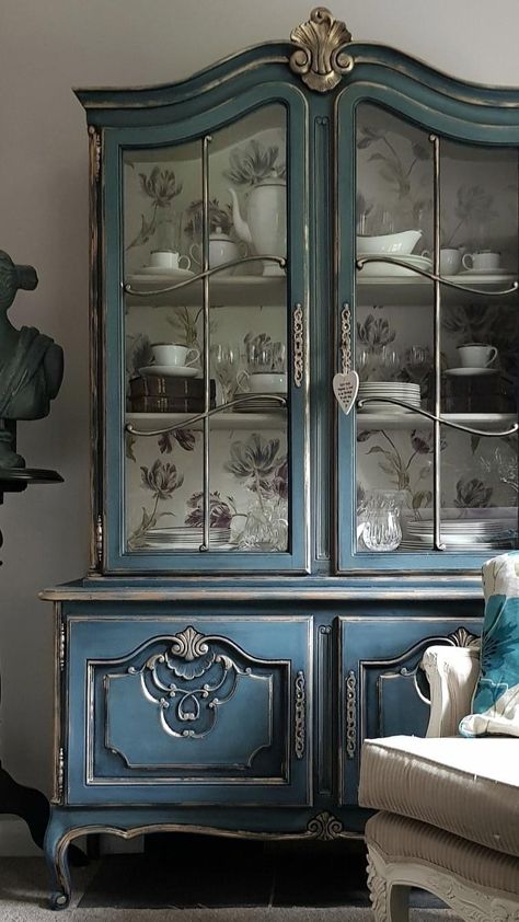 Annie Sloan Chalk Paint Aubusson Blue, Annie Sloan Aubusson Blue, Aubusson Blue, Chalk Paint Furniture Diy, Painted China Cabinets, Nightstand Design, Provincial Furniture, Paris Grey, Diy Furniture Renovation