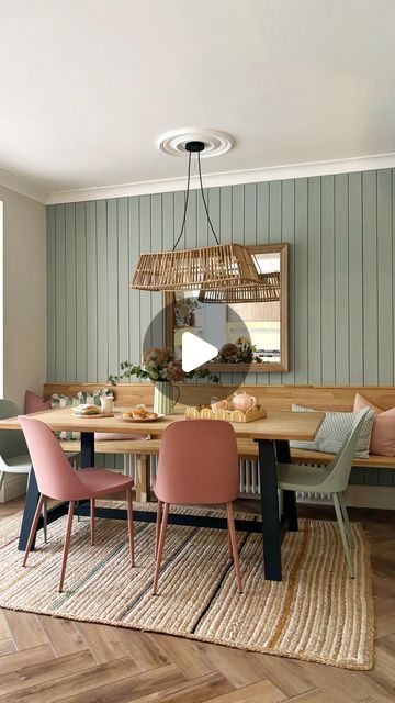 Built In Wall Dining Room, Wall Bench Seating Dining Room, Kitchen Alcove Seating, Panelling Walls Dining Room, Dining And Lounge Combined, Dinner Table Bench Seat, Dining Room Snug Ideas, Kitchens With Paneling, Dining Table With Wall Bench