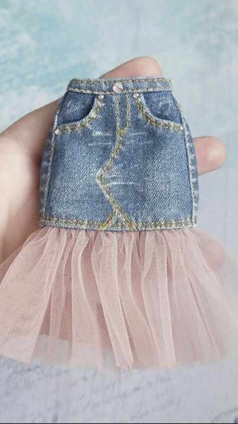 Doll Dresses Diy, Clothes For Barbie, Clothes For Dolls, Miniature Dress, Sewing Barbie Clothes, Barbie Sewing Patterns, Barbie Wardrobe, Diy Barbie Clothes, Barbie Doll Clothing Patterns