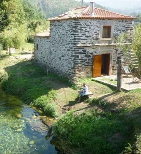 Beach And Mountains, Casa Hobbit, Cosy Style, Old Stone Houses, Castles In Ireland, Mountain Cottage, Natural Pool, City Apartment, Old Stone