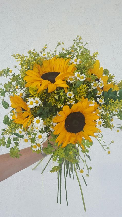 Sunflowers made perfectly for my sweet bride!! Sunflower And Greenery Bouquet, Summer Sunflower Bouquet, Sunflower Mixed Bouquet, Small Sunflower Bouquet Simple, Sunflower Daisy Bouquet, Sun Flower Bouquet Simple, Sunflower Arrangements Rustic, Flower Bouquet With Sunflowers, Sunflower And Tulips