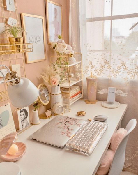 pink and gold home office decor. home office inspo. Home Office Desk Ideas For Women, Girl Office Aesthetic, White And Gold Office Ideas, Multi Purpose Office Space, Office Girl Aesthetic, Work Desk Design, Gold Home Office Decor, Pink Office Aesthetic, Princess Office