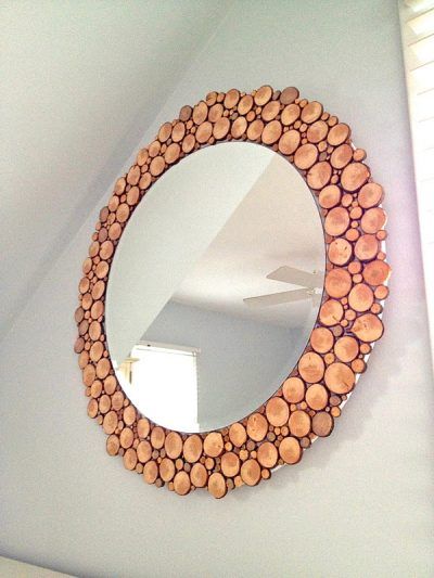 20 DIY Mirror Frame Ideas Spiegel Diy, Wood Slice Decor, Mirror Frame Diy, Wood Slice Art, Wood Slice Crafts, Circular Mirror, Wood Logs, Diy Holz, Wood Circles