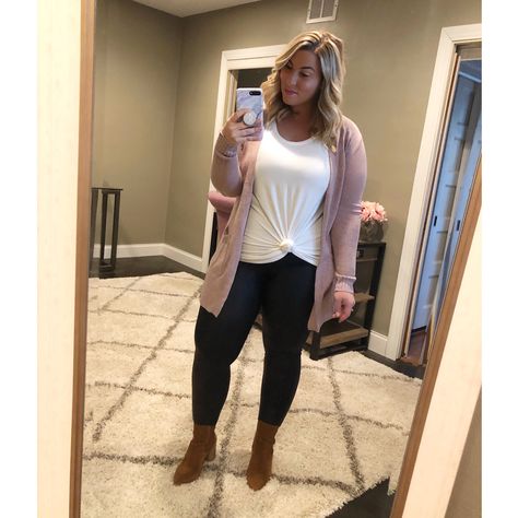 Fall Leggings Outfit Midsize, Cute Outfits With Leggings Plus Size, Mocha Cardigan Outfit, Midsize Leggings Outfit Winter, Curvy Leggings Outfit Winter, Mauve Leggings Outfit, Mauve Cardigan Outfit, Leggings With Booties Outfit, Curvy Leggings Outfit