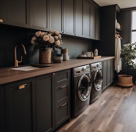 Cottagecore Kitchen, Dream Laundry Room, Mudroom Laundry Room, Laundry Room Renovation, Modern Laundry Rooms, Casa Country, Laundry Room Remodel, Laundry Room Inspiration, Laundry Room Cabinets