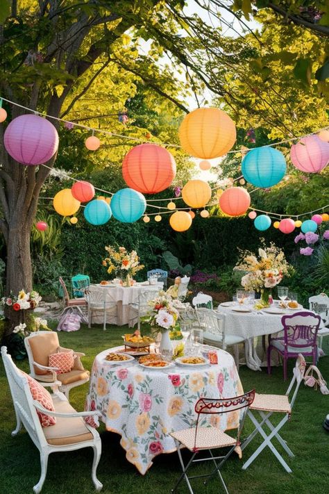 17 Creative Summer Decor Ideas to Update Your Living Space Summer Birthday Decoration Ideas, Outdoor Garden Party Ideas, Summer Party Ideas Decorations, Summer Cocktail Party Decor, Summer Of Love Party, Summer Hosting Ideas, Summer Bbq Party Decorations, Outdoor Summer Party Decorations, Outside Party Decorations