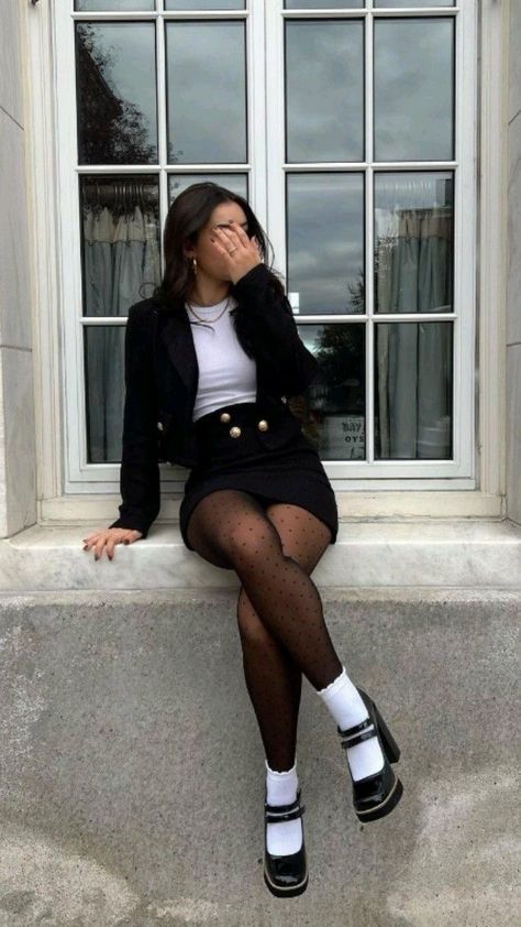 Loafers Outfit, Italy Outfits, Cute Simple Outfits, Outfit Inspo Fall, Girly Outfits, Lookbook Outfits, Preppy Outfits, Outfits Casuales, Cute Casual Outfits