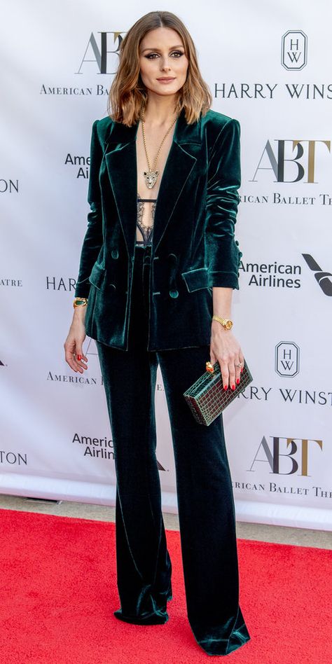 Olivia Palermo Style, Velvet Suit, Green Suit, Woman Suit Fashion, Velvet Fashion, Olivia Palermo, Looks Chic, Suit Fashion, Mode Inspiration