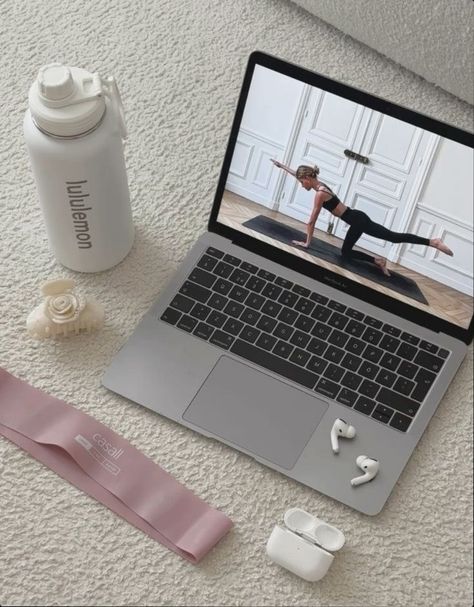 Vision Board Pilates Girl, Visionboard Aesthetic Pilates, Fitness Pilates Aesthetic, Visionboard Aesthetic Fitness, Working Out Pilates, Gym Pilates Aesthetic, Aesthetic Pilates Pictures, Pilates Lifestyle Aesthetic, Pilates Vision Board Aesthetic