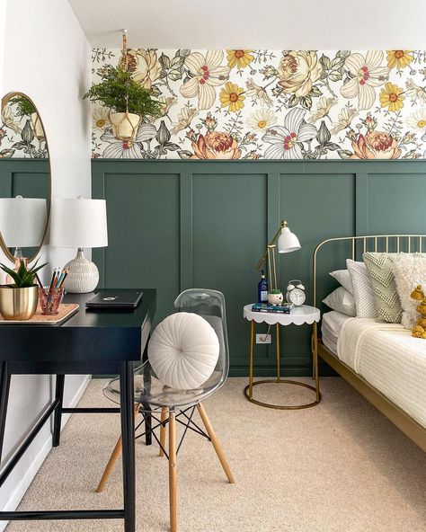 Ideas Crafts Diy, Welcome To Our Nest, Green Accent Walls, Board And Batten Wall, Crafts Diy Projects, Dekorasi Kamar Tidur, Accent Wall Bedroom, Master Bedrooms Decor, Wallpaper Bedroom