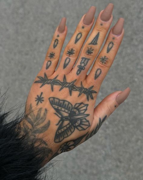 Traditional Sleeve Tattoo Women, Finger Tats Women, Butterfly Hand Tattoo Traditional, Trad Fingers Tattoo, Girly Knuckle Tattoos, Wrist Thumb Tattoo, Nail Bed Tattoo, Woman’s Finger Tattoos, Alt Finger Tattoos